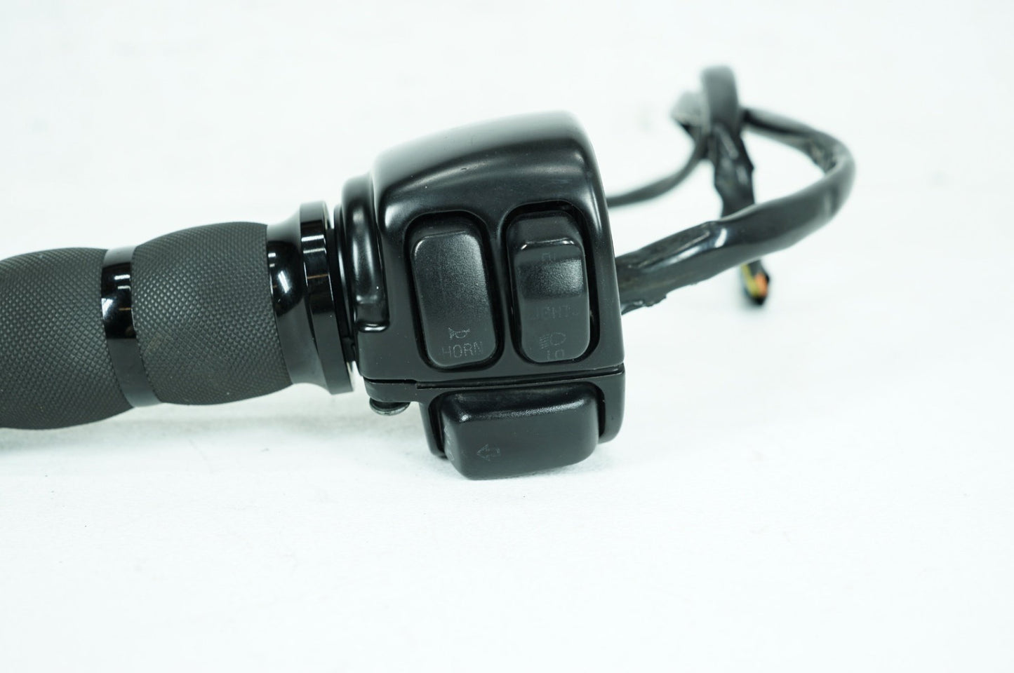 1999 - 2006 Harley-Davidson Dyna Wide Glide Left Turn Signal Headlight Switches Controls 71685-06A