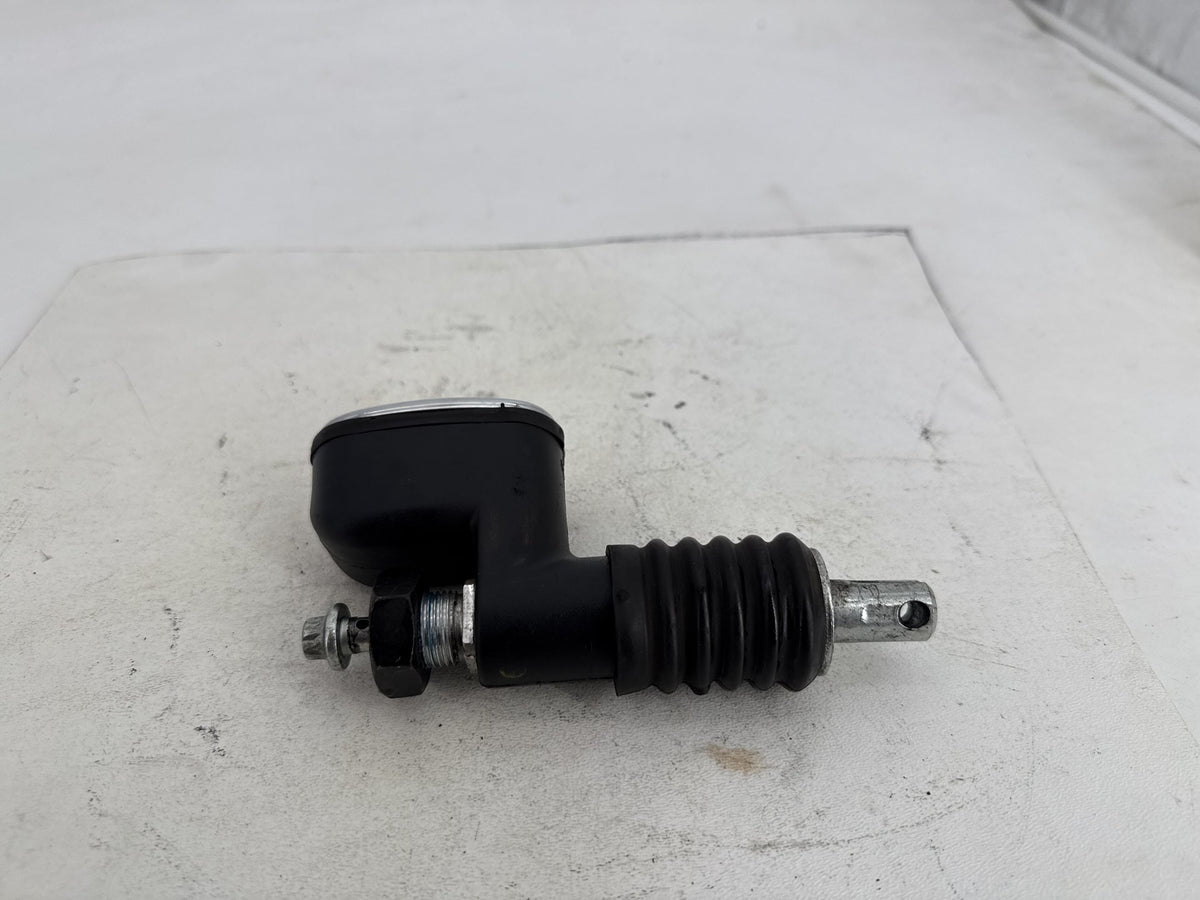 2007 Harley Electra Glide Touring CVO Eagle Rear Brake Master Cylinder Reservoir