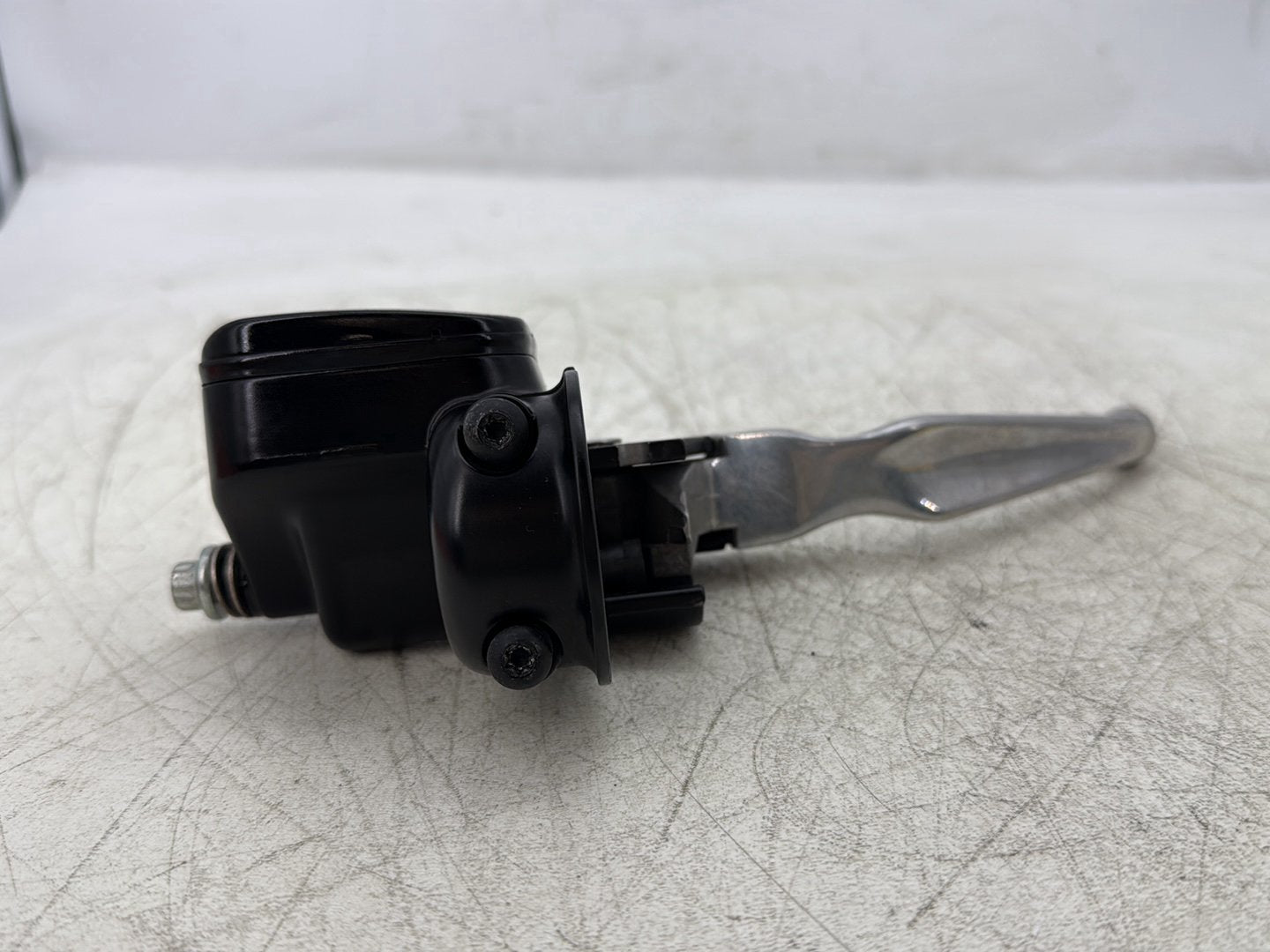 1998 Harley Touring FLHTCUI Electra Glide Ultra OEM Front Right Brake Lever Master Cylinder