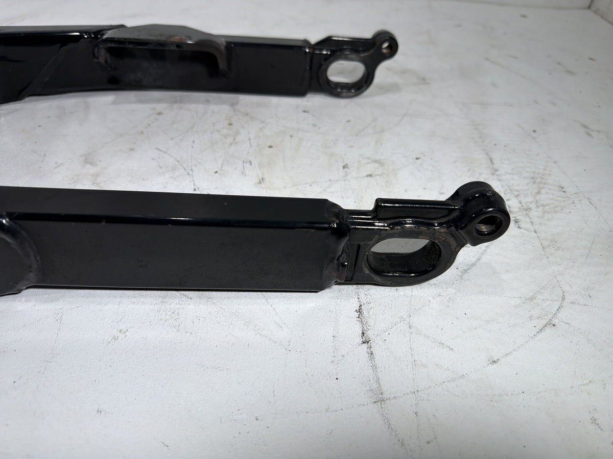 2004 Harley Electra Glide Touring Ultra OEM Rear Fork Swingarm Swing Arm
