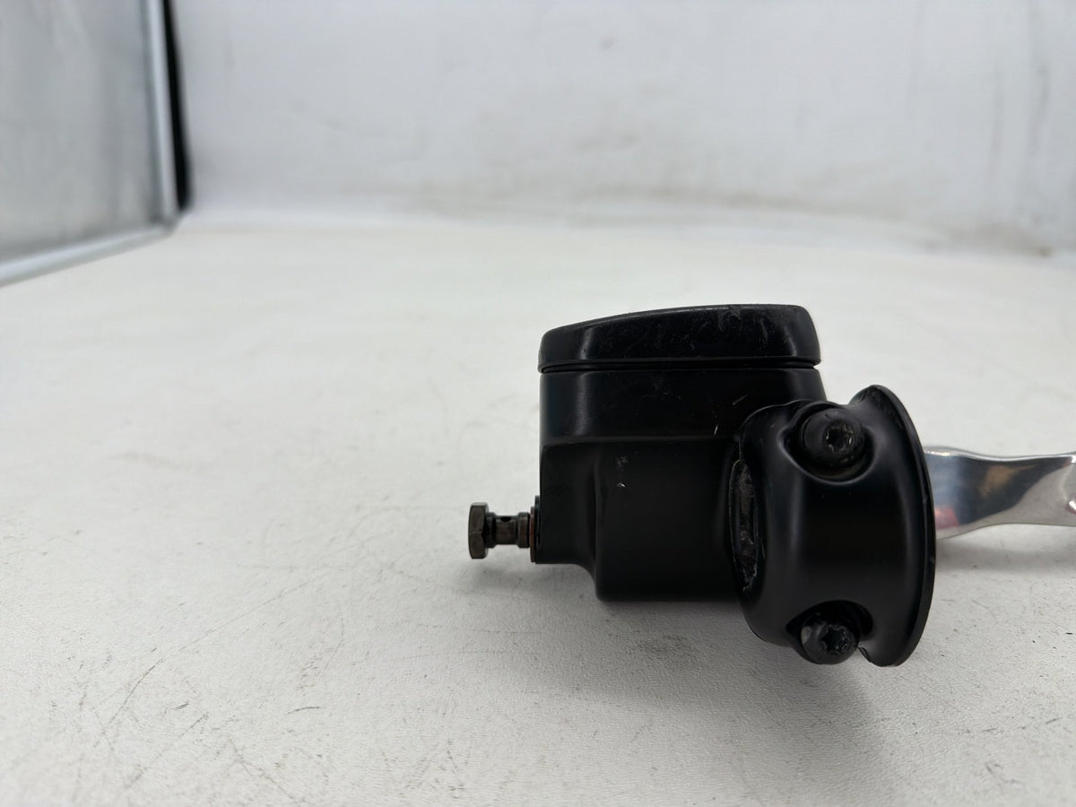 2016 Harley Dyna Fat Bob FXDF OEM Front Right Brake Lever Master Cylinder 11/16
