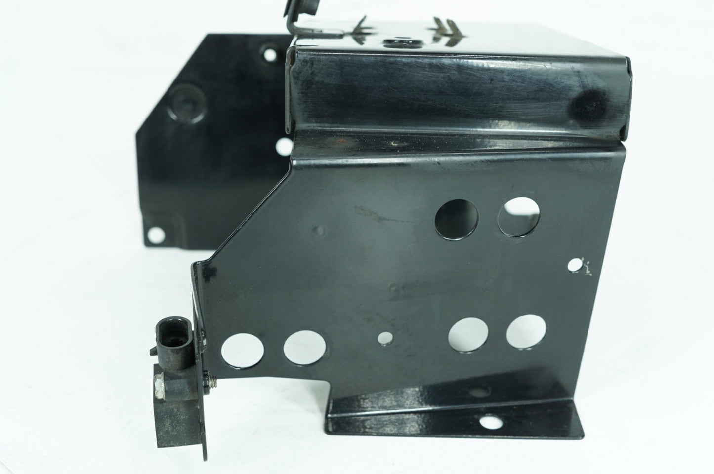 2000 Harley Touring FLHTCUI Electra Glide Ultra OEM Battery Tray Bracket Holder Carrier