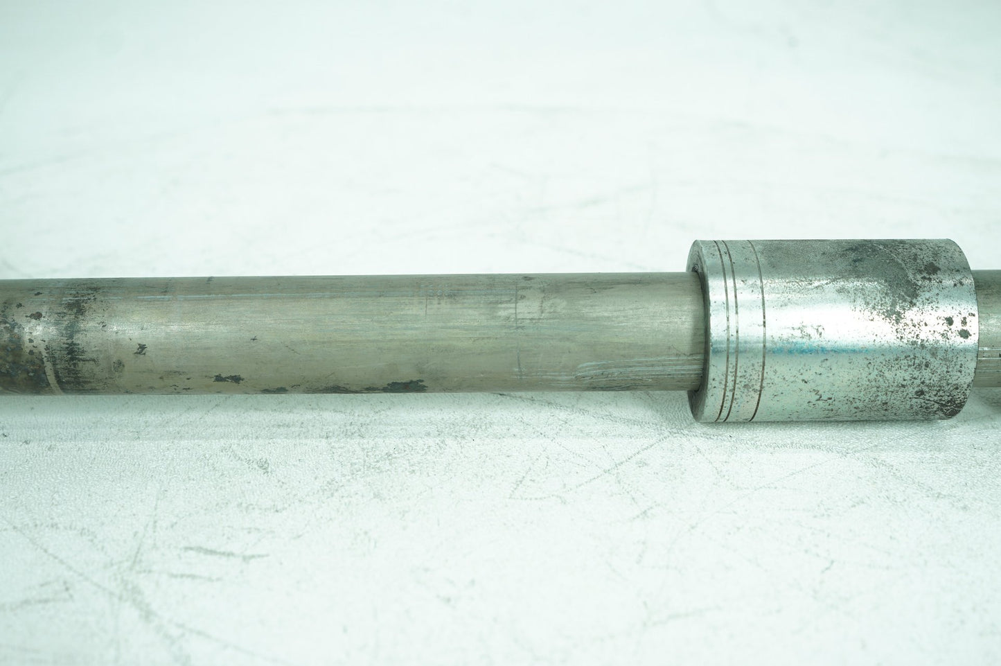 2007 - 2014 Harley-Davidson Dyna Super Glide Custom Rear Wheel Axle Bolt Shaft 41114-08