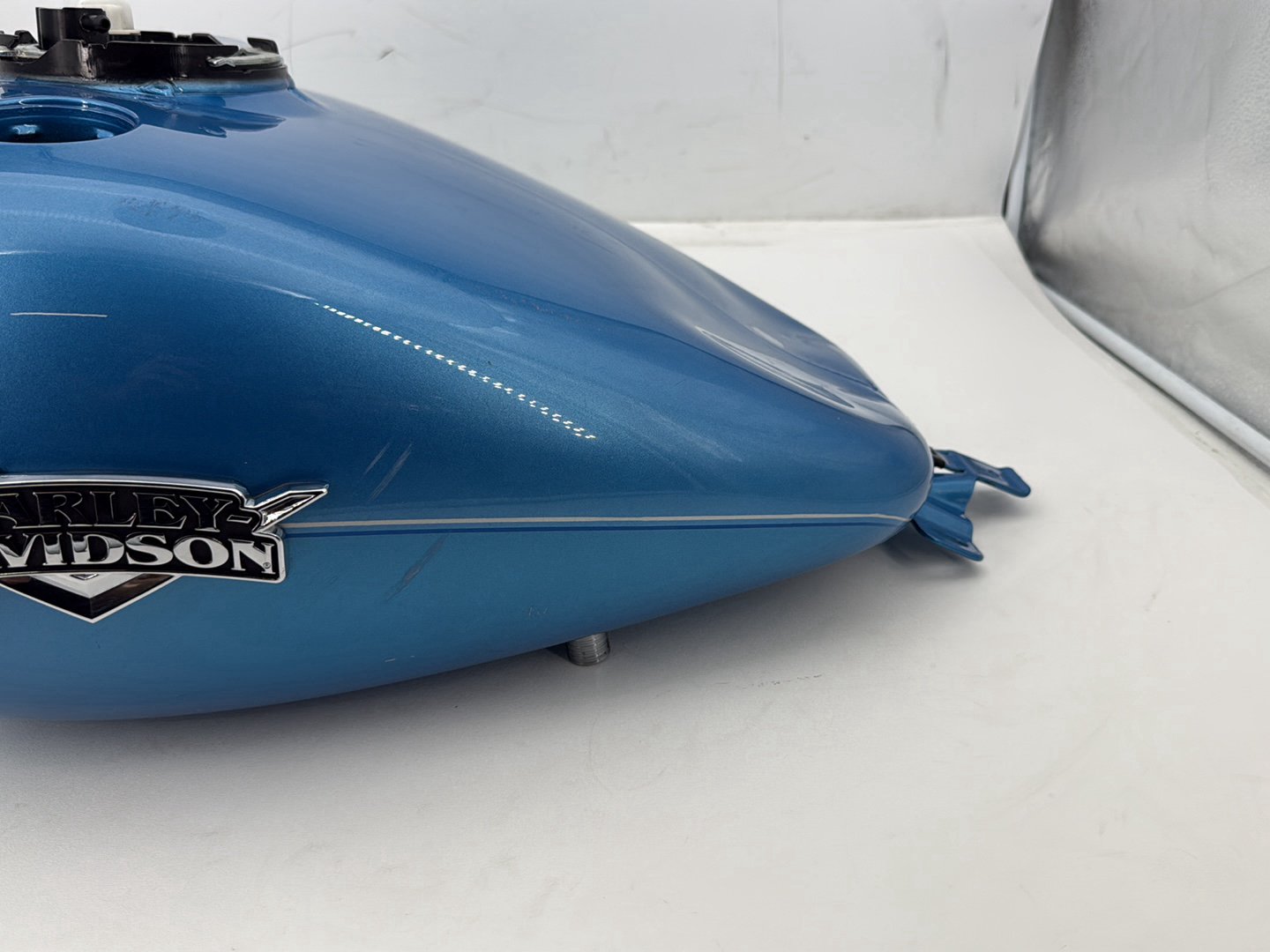 11 Harley Road King Touring Classic Fuel Gas Tank Gasoline Reservoir * DENTED *