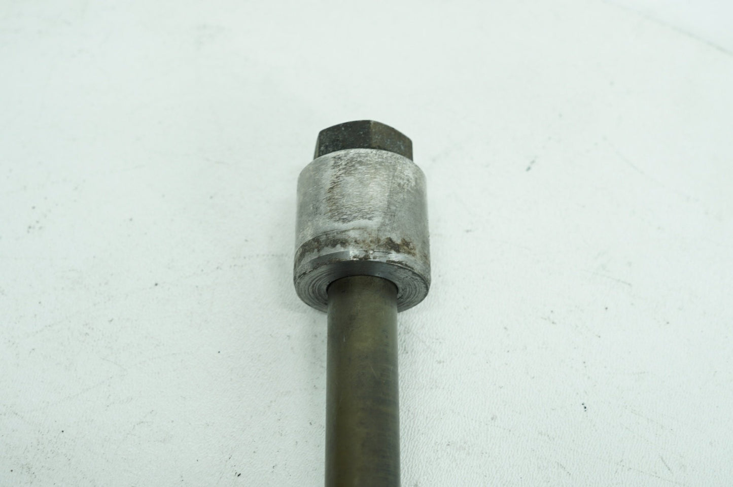 1986 - 1999 Harley-Davidson Dyna Super Glide Rear Wheel Axle Bolt Shaft 41114-90