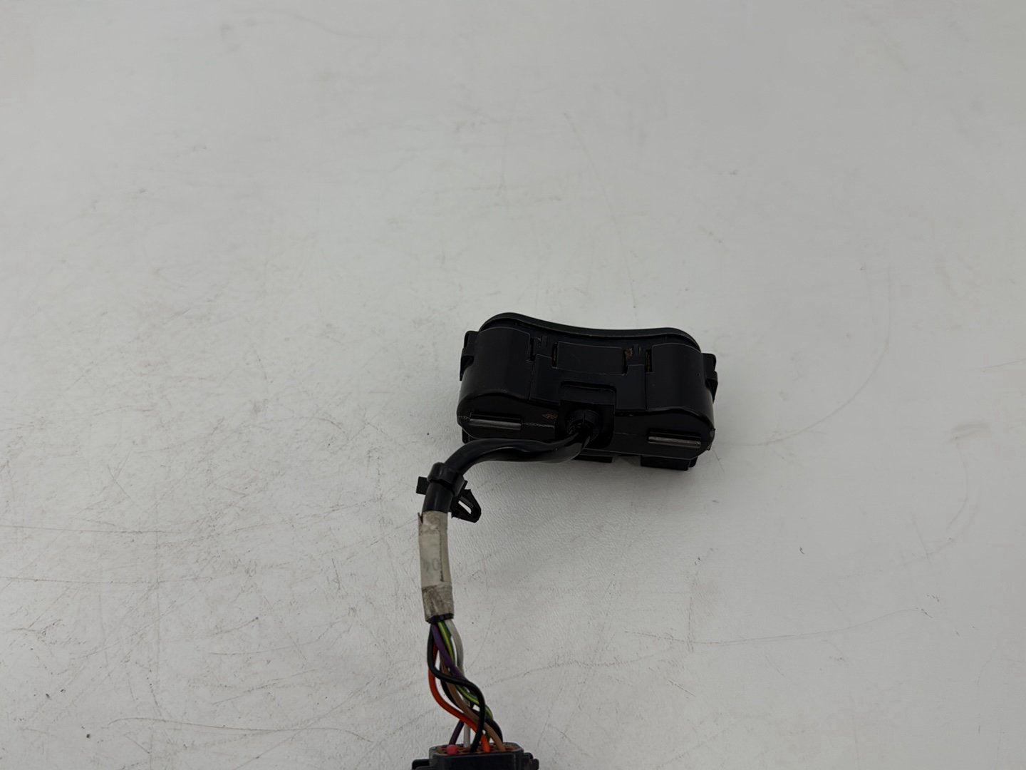 1999 - 2006 Harley-Davidson Touring Road King Custom Dash Indicator Lamp Wire Plug In 68113-99B
