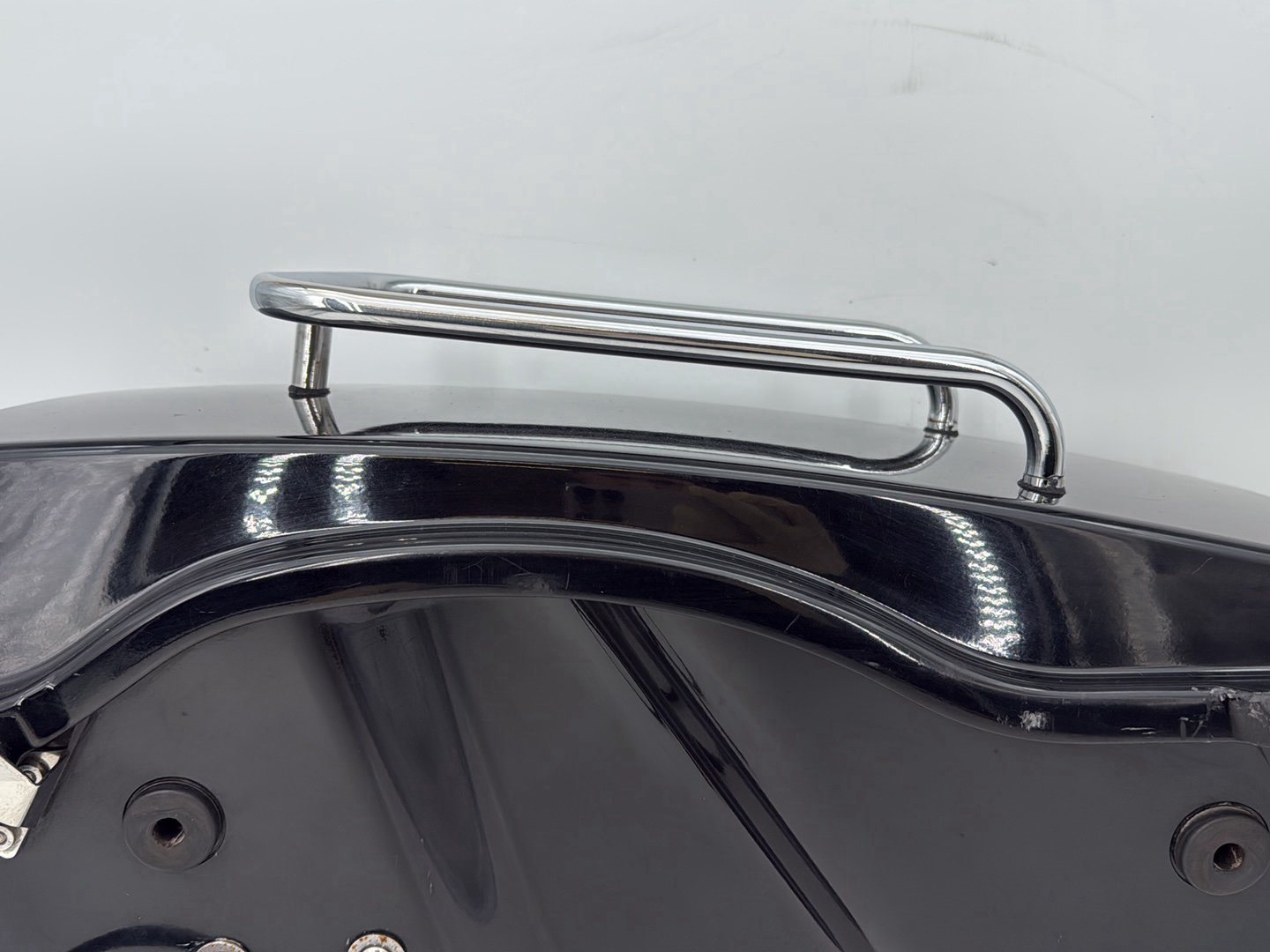 Harley-Davidson Misc  Right 1 Saddlebag Luggage NO Key 90752-93