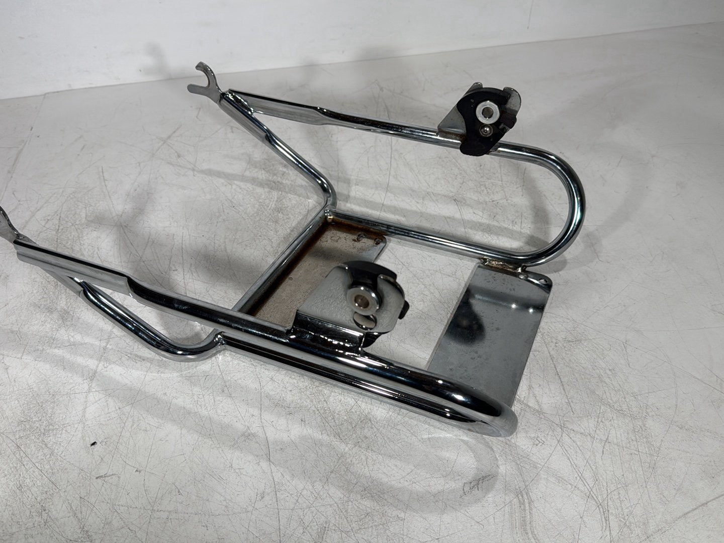 1999 - 2006 Harley-Davidson Touring Electra Glide Classic Rear Back Luggage Rack Storage Baggage Bar 53118-97A