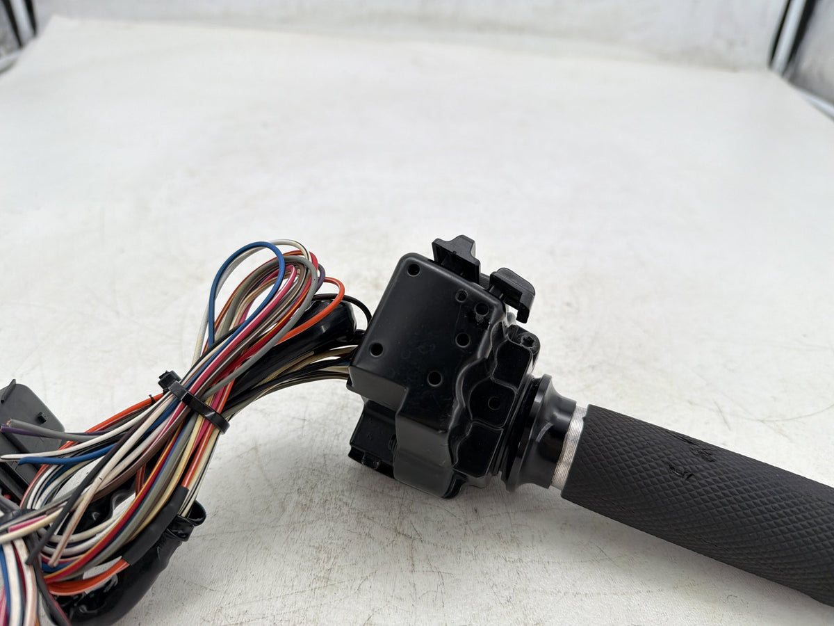 2009 Harley Street Glide Touring OEM Right Engine Start Kill Switches Controls