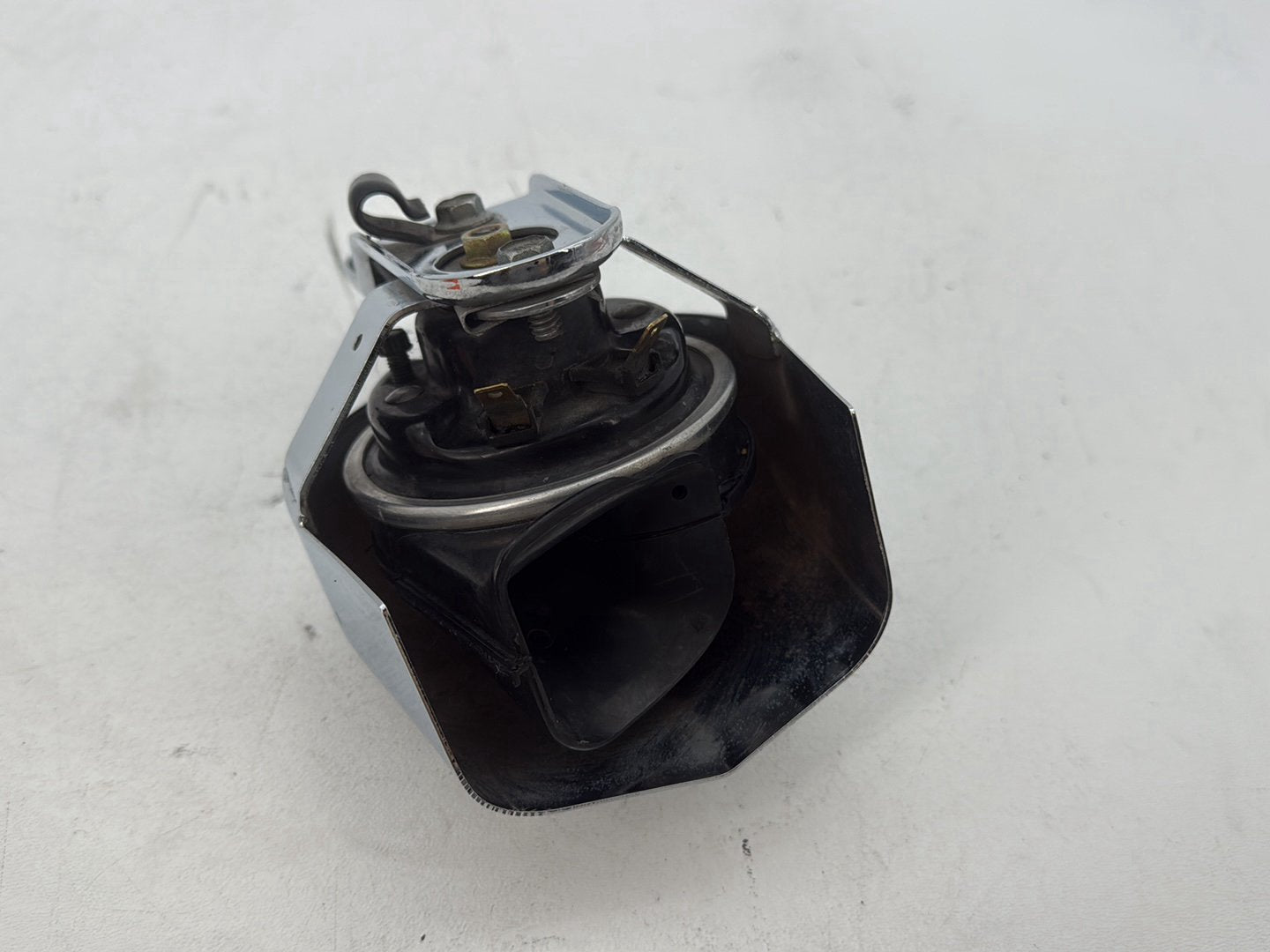 1998 Harley Road King Touring FLHRCI Classic OEM Horn Signal Klaxon Chrome Cover