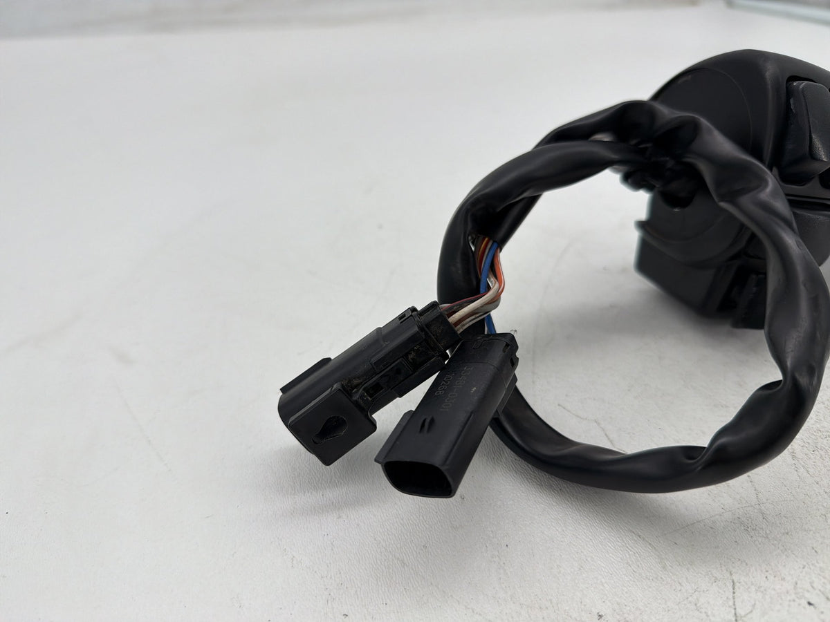 2011 Harley Road King Touring FLHR OEM Right Engine Start Kill Switches Controls