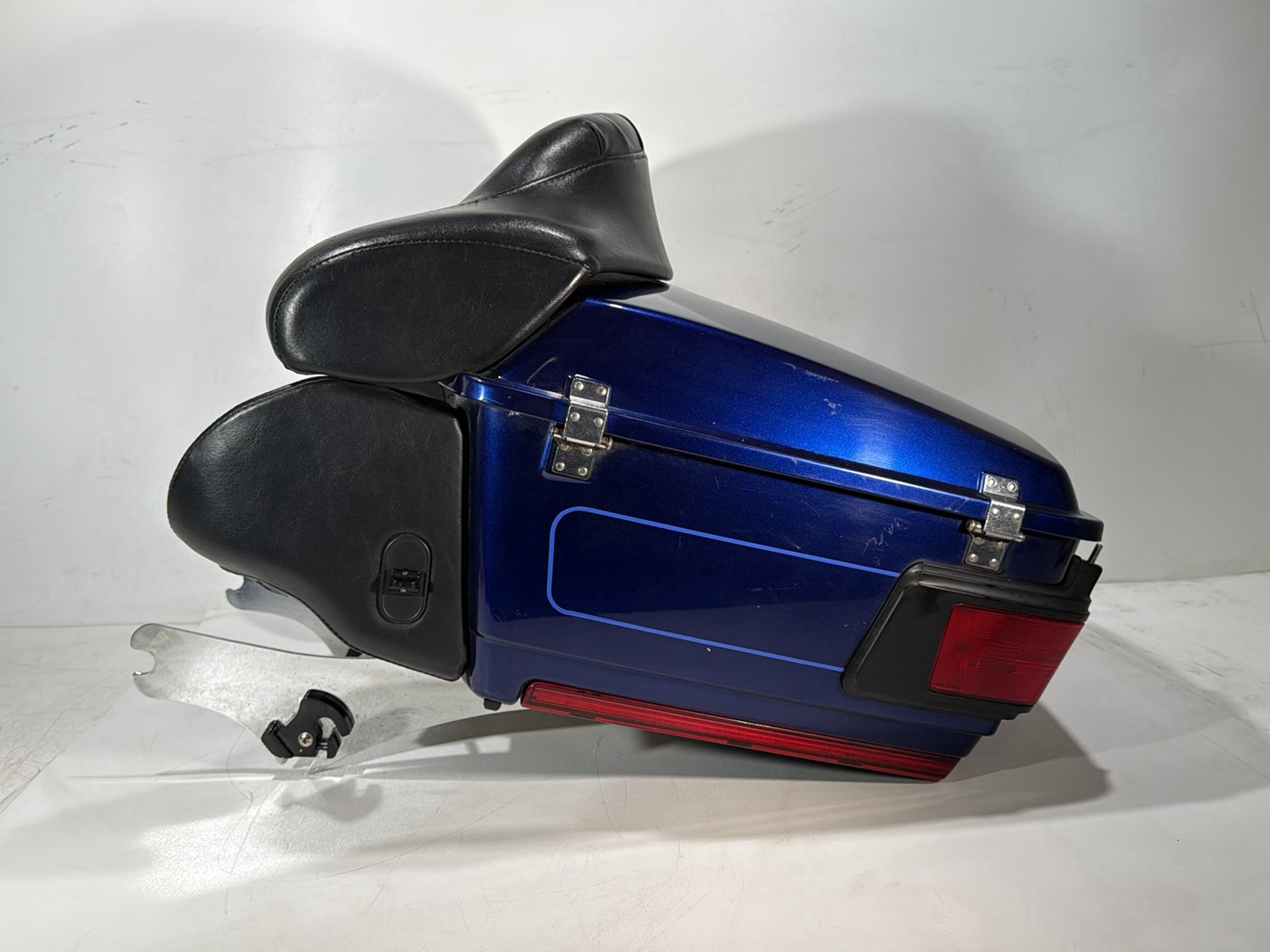 2007 Harley Touring FLHTCU Electra Glide Ultra OEM Pass Backrest Tour Pak Luggage NOKey