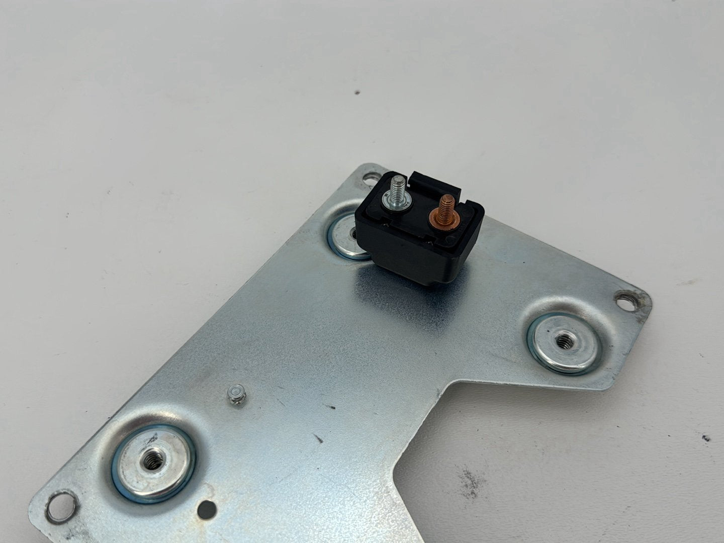 1999 - 2006 Harley-Davidson Dyna Wide Glide Electrical Side Cover Tray Panel  	70984-96A