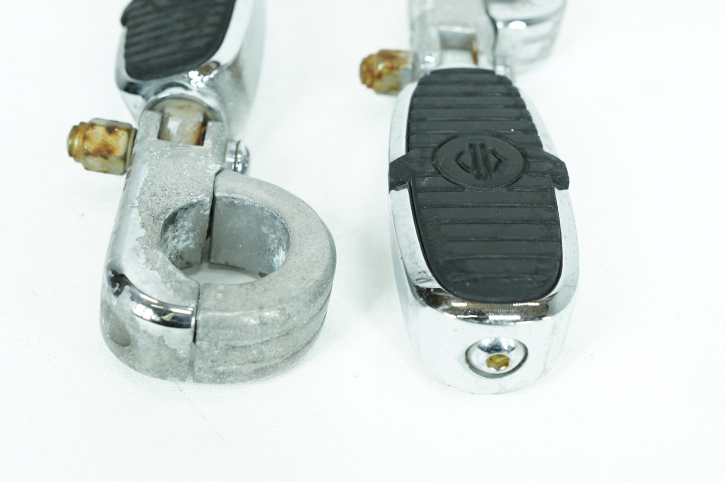 1999 - 2006 Harley-Davidson Touring Road King Front Right Left Highway Foot Pegs 50576-05