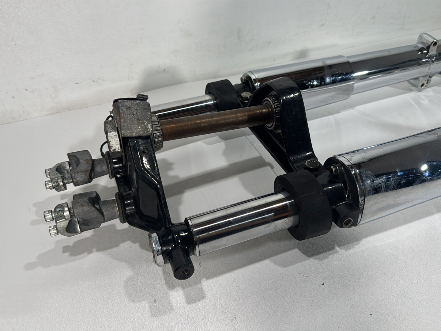 2003 Harley Electra Glide Touring Ultra FLHTCUI OEM Front Triple Tree Set & LH RH Fork Legs Sliders