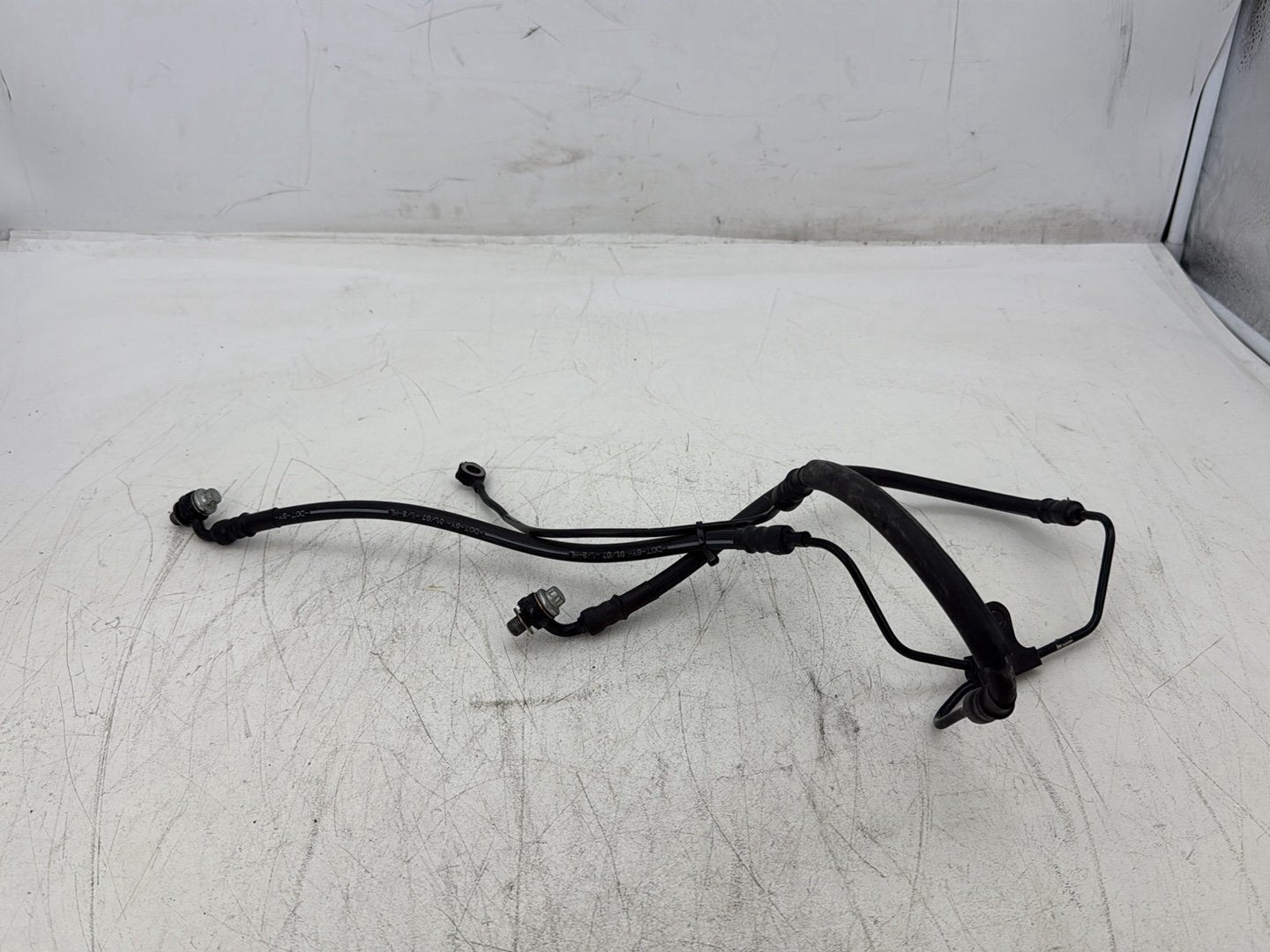 2007 Harley Electra Glide Touring Ultra FLHTCUI OEM Front Brake Hose Line Pipe