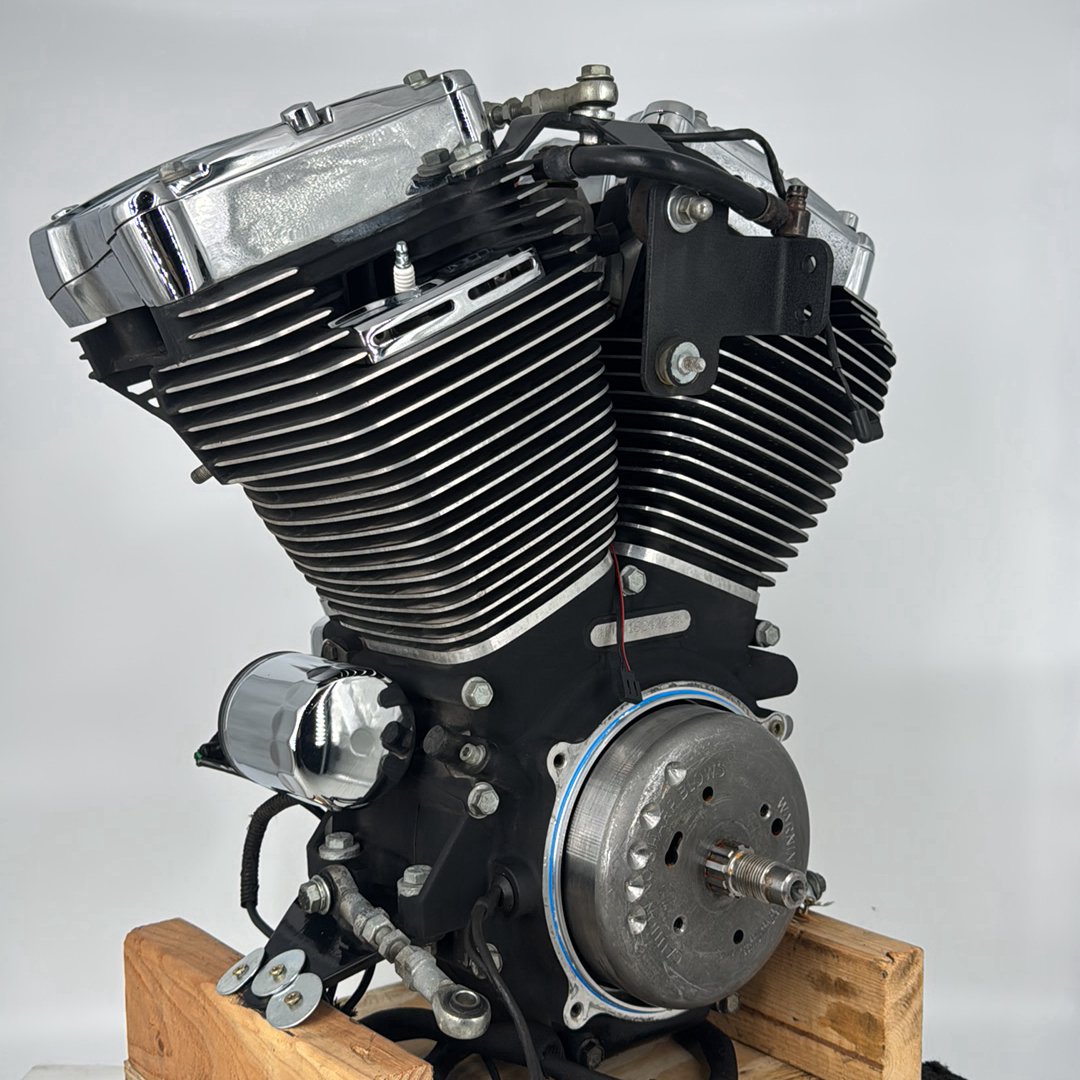 1999 - 2006 Harley-Davidson Touring Electra Glide Classic EFI Twin Cam 88 Engine Motor  	16125-01