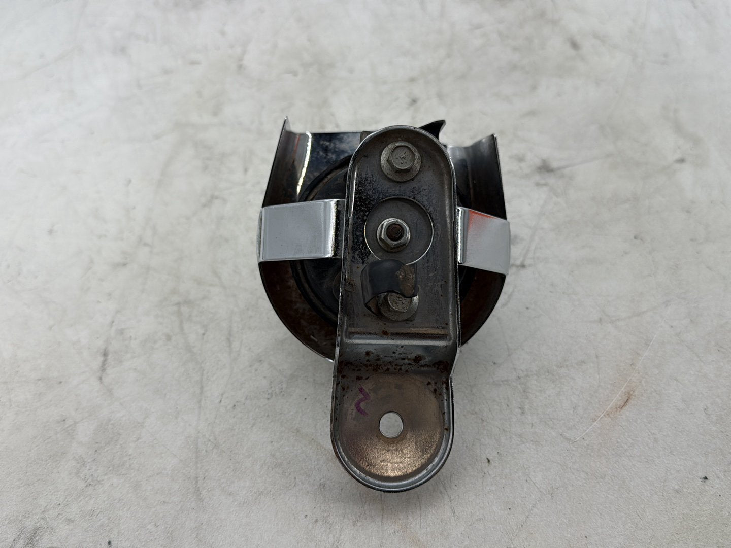 2012 Harley Dyna FXDF Fat Bob OEM Horn Signal Klaxon Chrome Cover