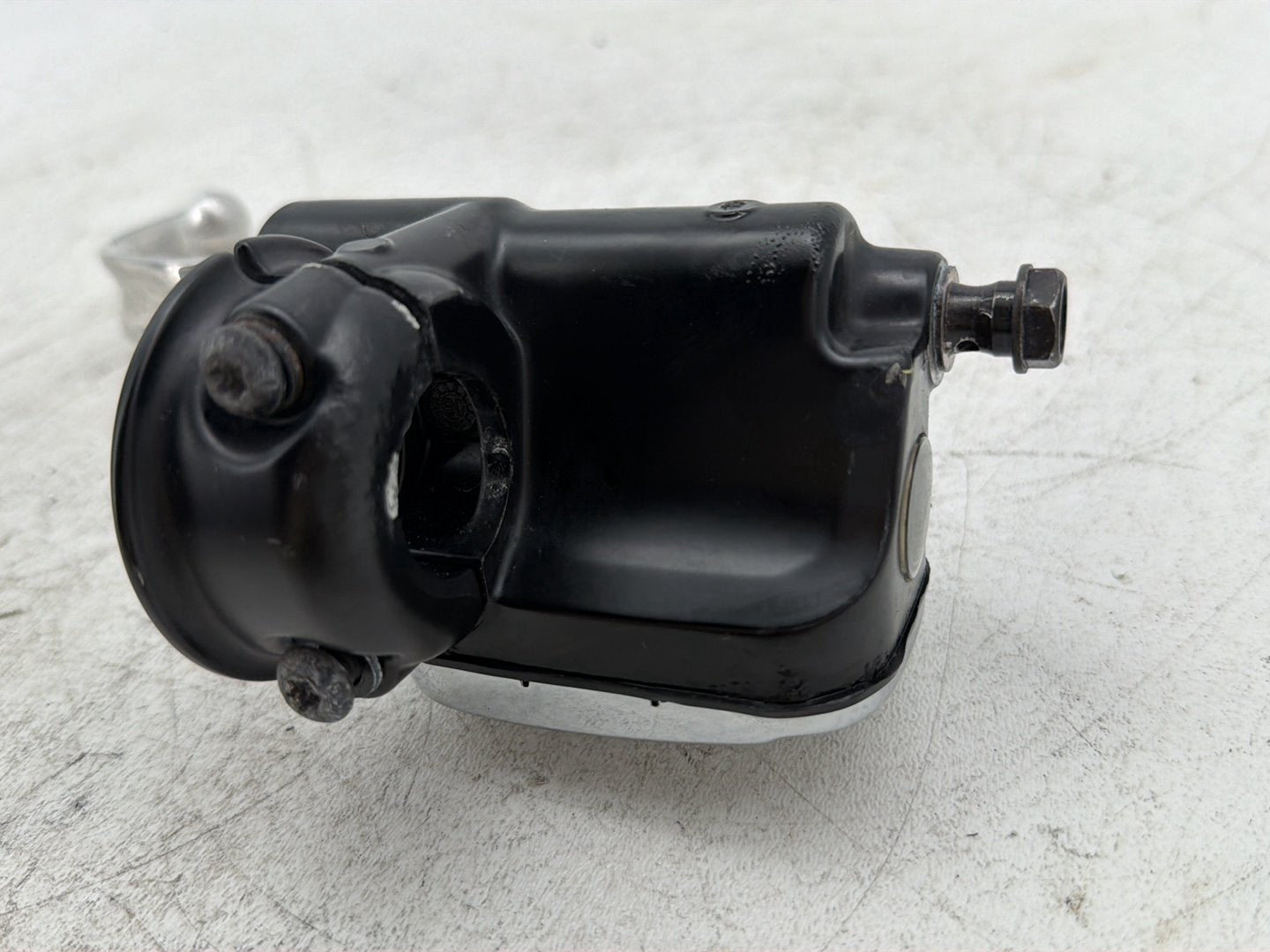 09 Harley Street Glide Touring FLHX OEM Front Right Brake Lever Master Cylinder
