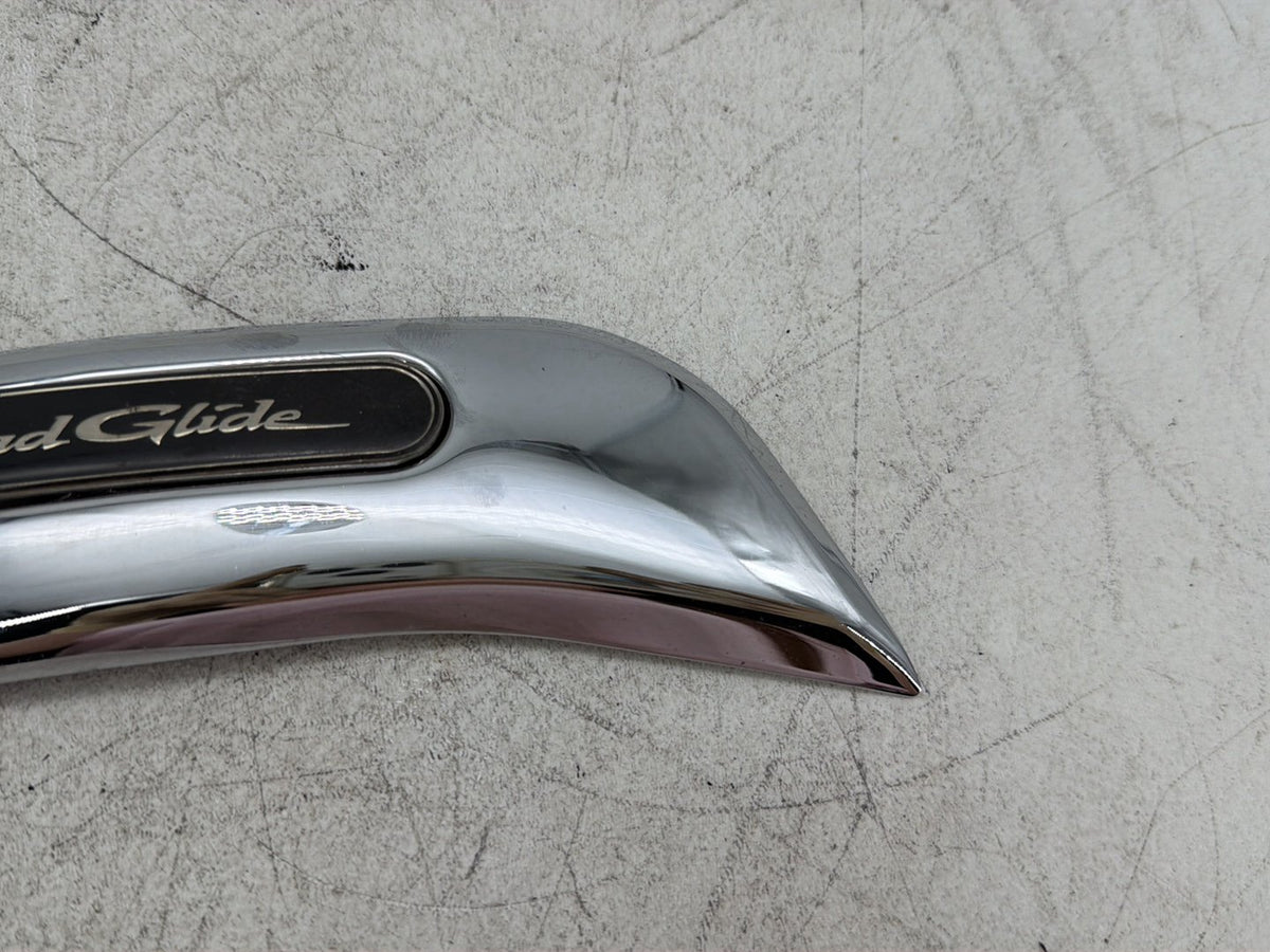 2009 Harley Road Glide Touring FLTR OEM Front Windshield Mount Trim Strip