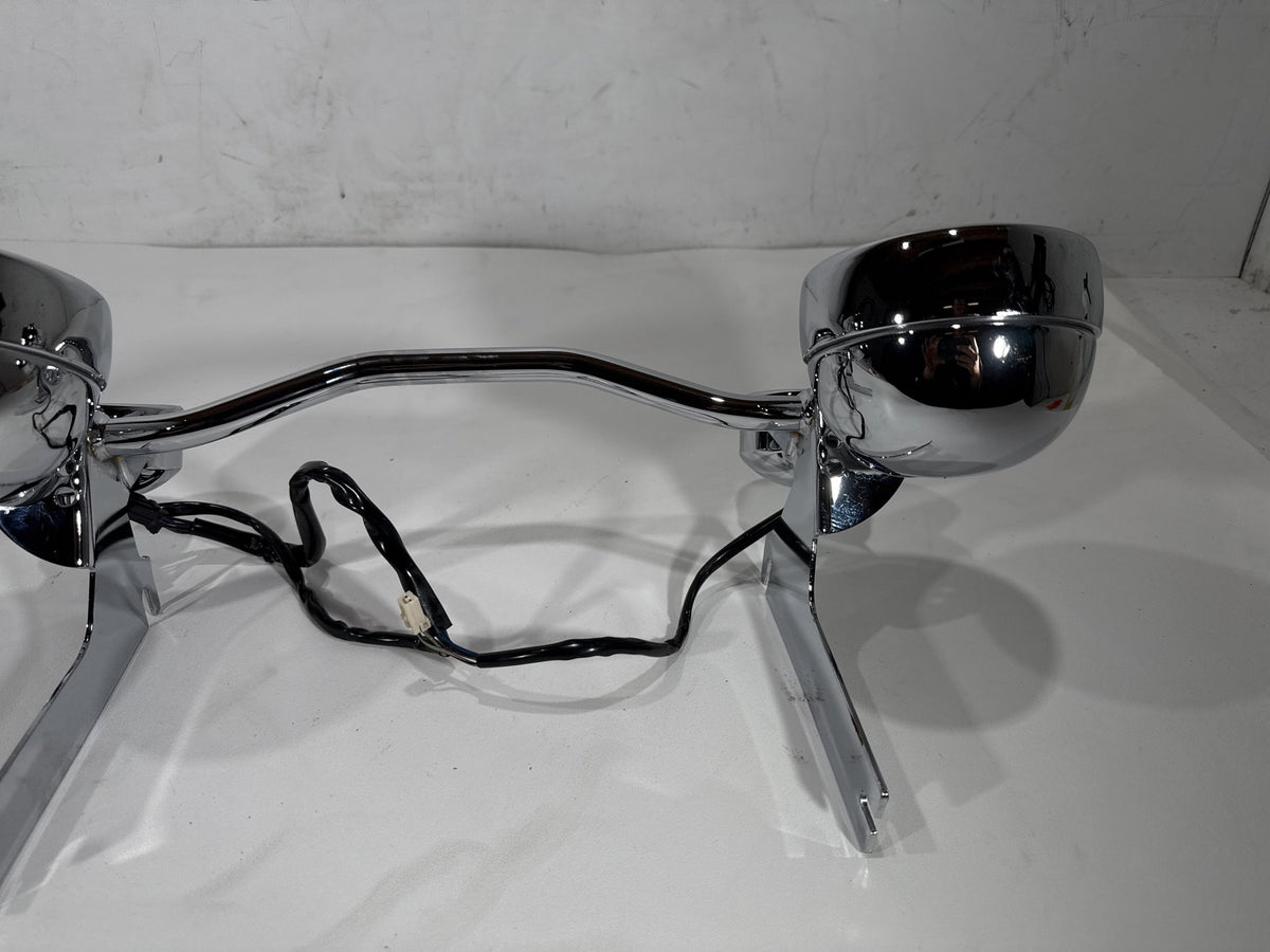 2004 Harley Road King Touring OEM Front Turn Signal Indicators Aux Light Bar