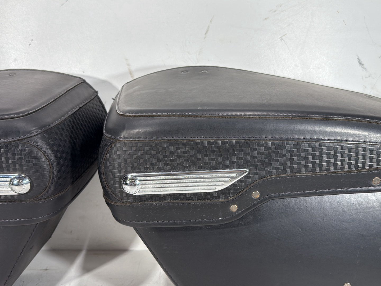 2006 Harley Road King Touring FLHRCI Classic OEM Rear Left Right Saddlebags Luggage Leather
