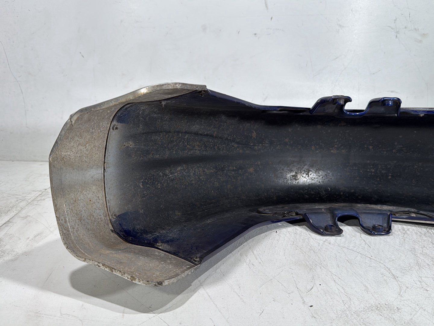 2006 Harley Touring FLHTCI Electra Glide Classic OEM Front Wheel Fender Shell Panel