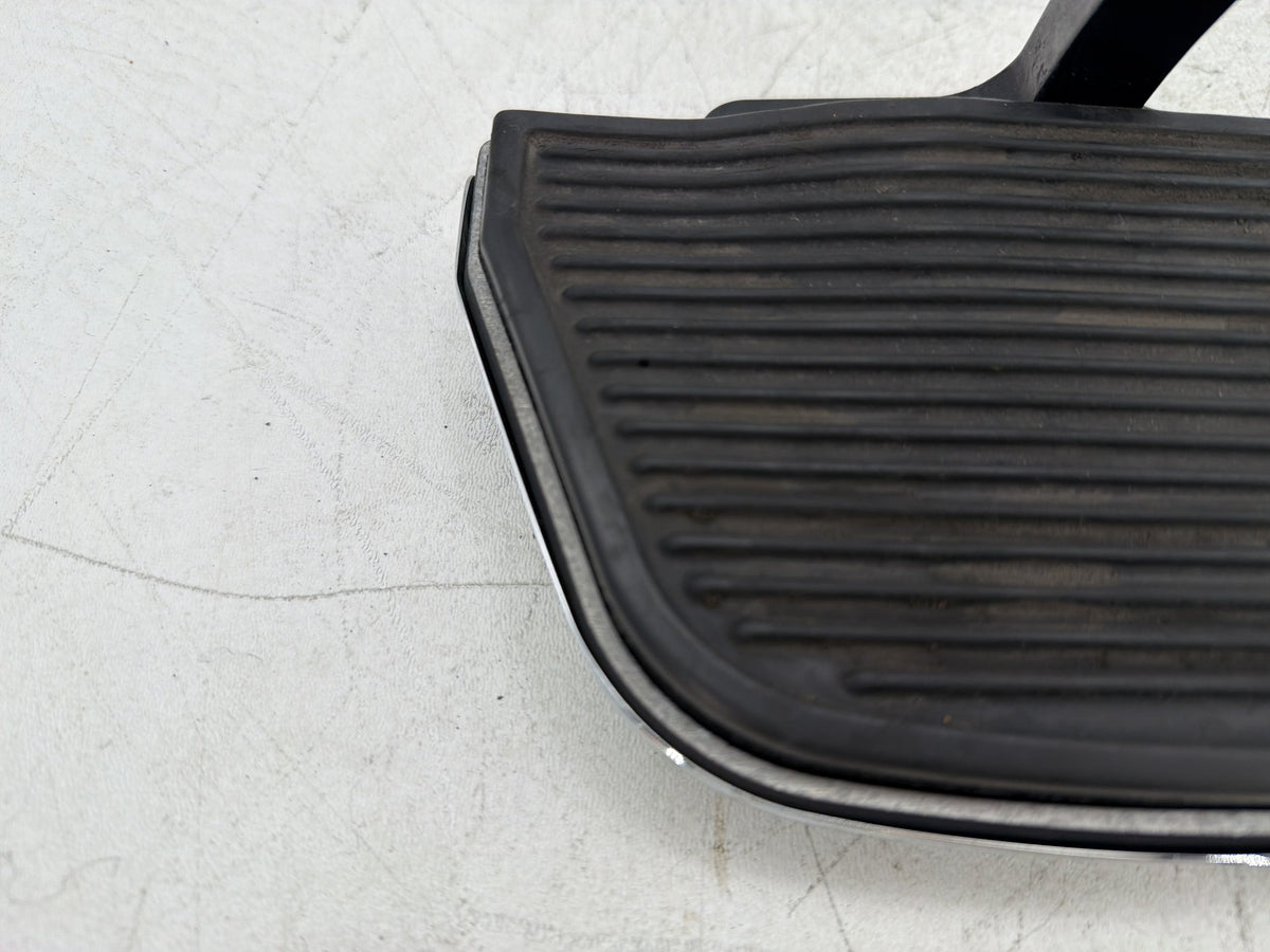 13 Harley Electra Glide Touring OEM Left & Right Passenger Floorboard Foot Rest