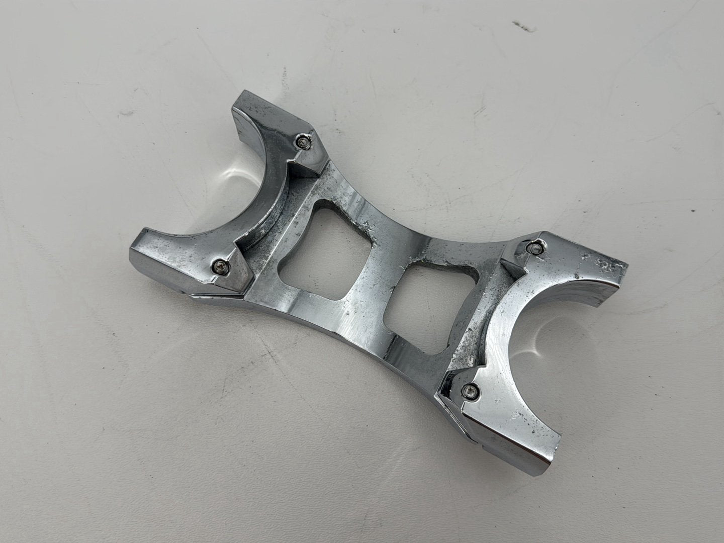 1999 - 2006 Harley-Davidson Dyna Low Rider Mount Bracket Support Holder Kuryakyn Gen 2