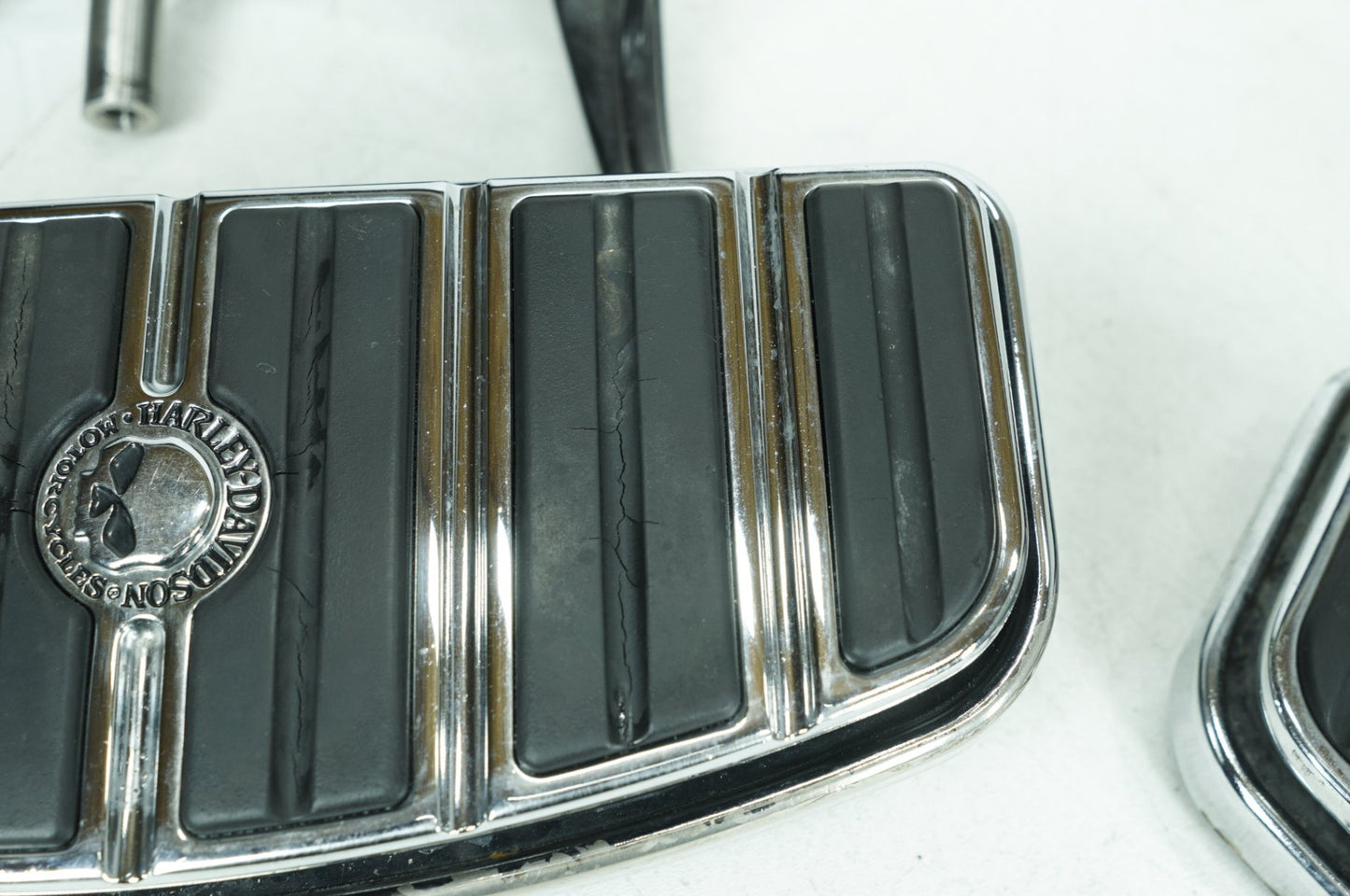 2010 Harley Softail FLSTC Heritage Classic OEM Left Right Driver Floorboard Foot Rest