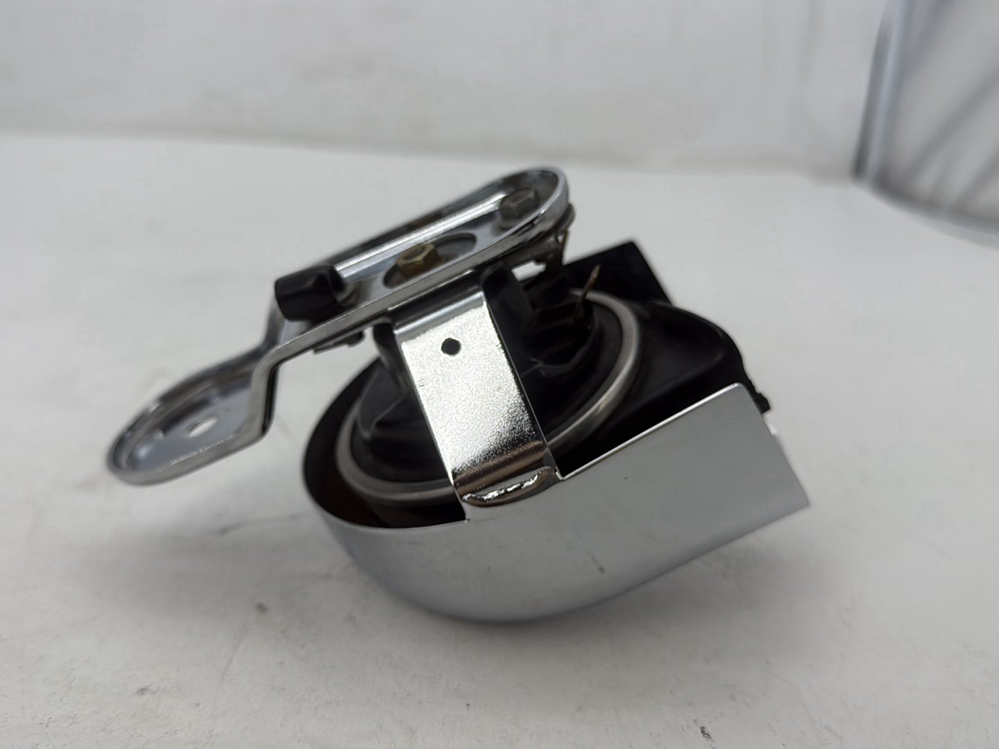 1998 Harley Road King Touring FLHRCI Classic OEM Horn Signal Klaxon Chrome Cover
