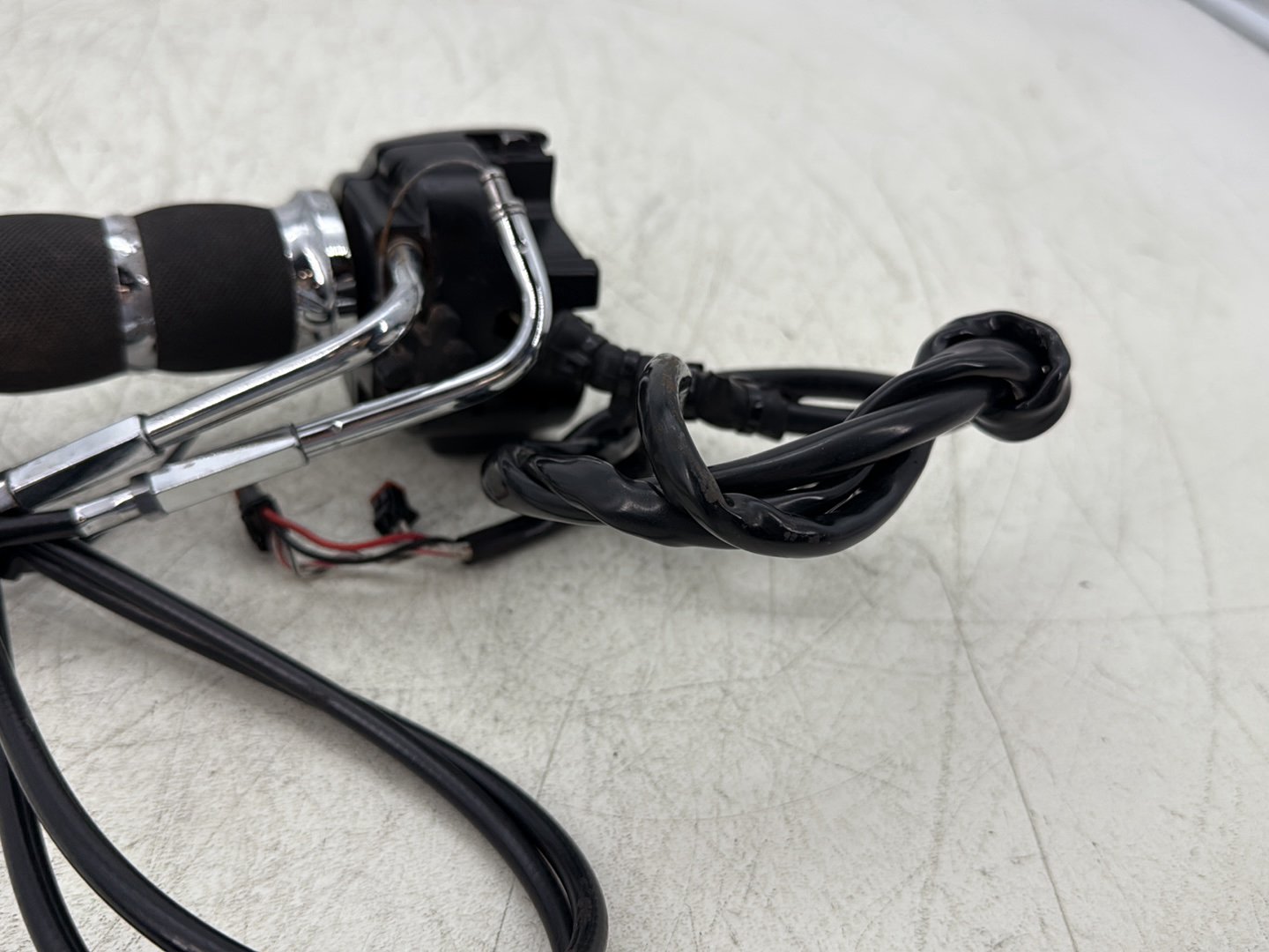 2012 Harley Dyna Super Glide Custom FXDCI OEM Right Engine Start Kill Switches Controls