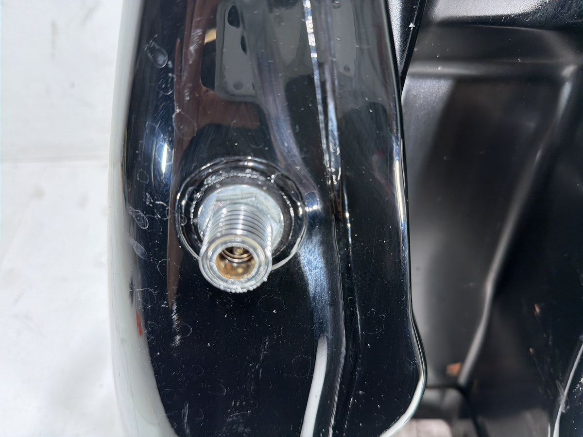2009 Harley Street Glide Touring FLHX OEM Fuel Gas Tank Gasoline Reservoir