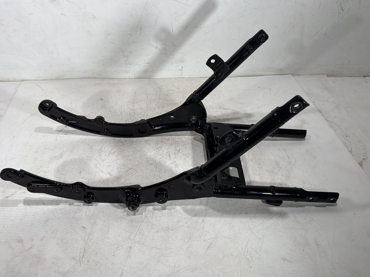 11 Harley Road Glide Touring FLTRX OEM Rear Back Sub Frame Rail Bar 48079-09BHP
