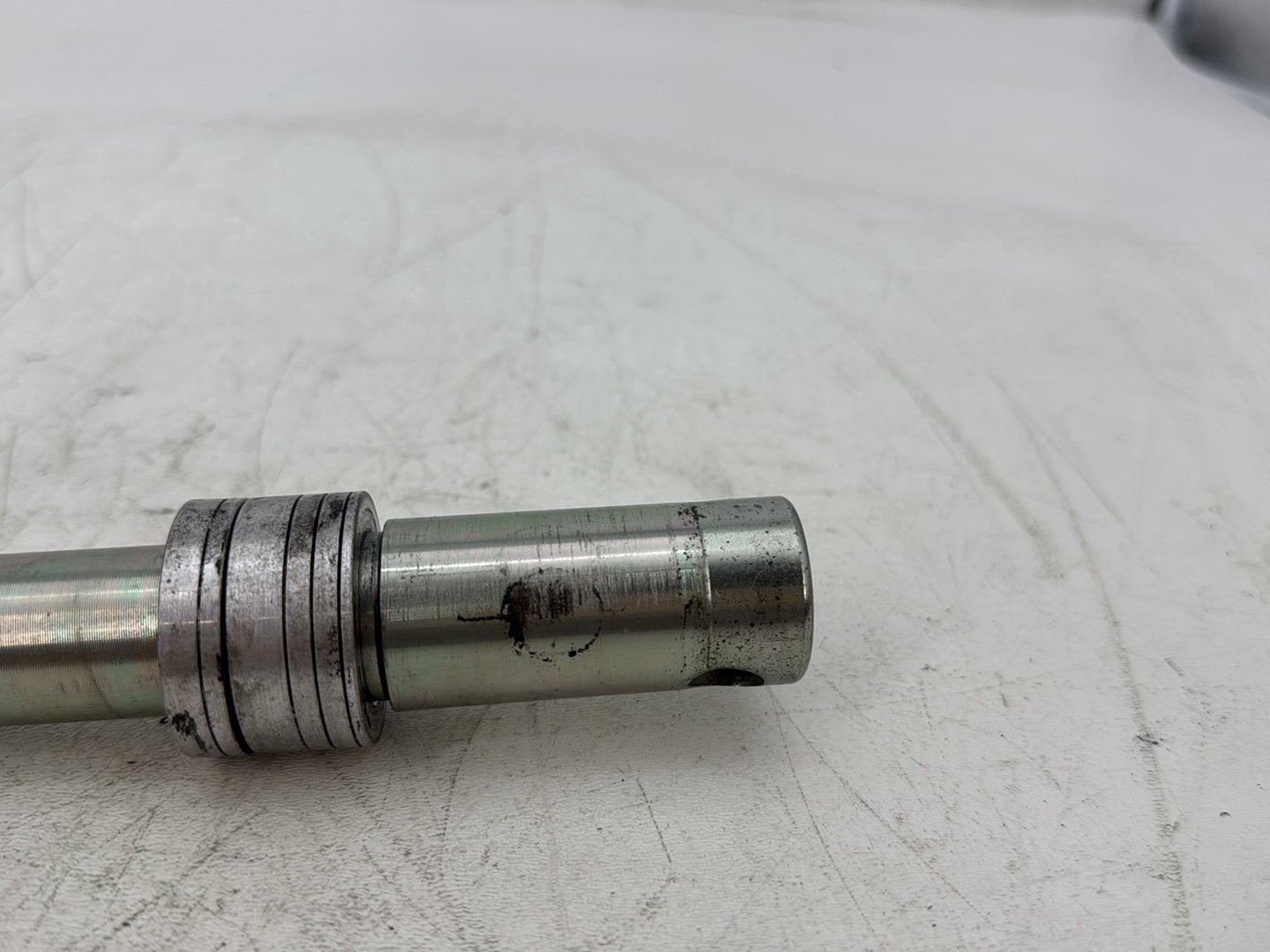 2008 Harley Sportster XL883L 883 Low OEM Front Wheel Axle Bolt Shaft 43895-08
