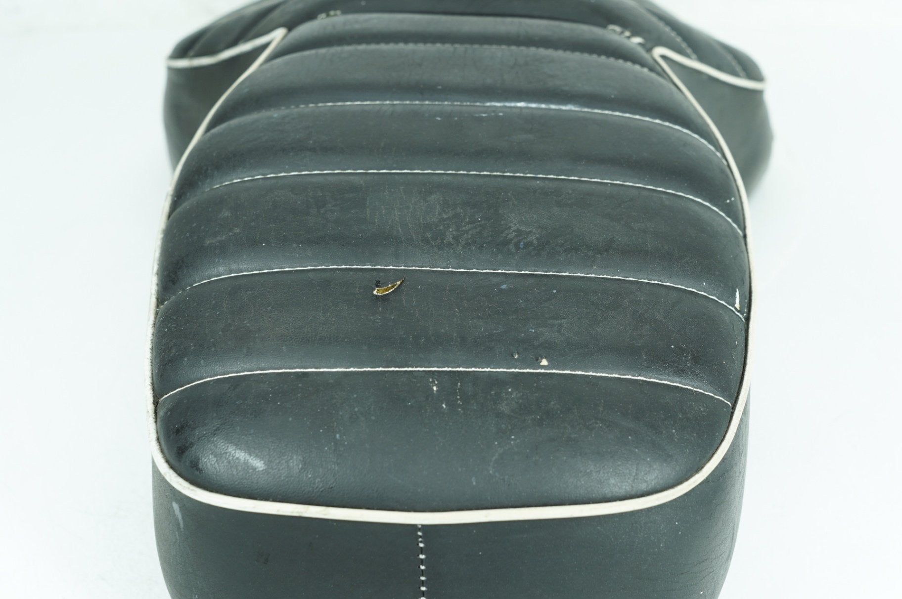 1999 - 2006 Harley-Davidson Touring Road King Passenger Rider Driver Seat Saddle 52314-04