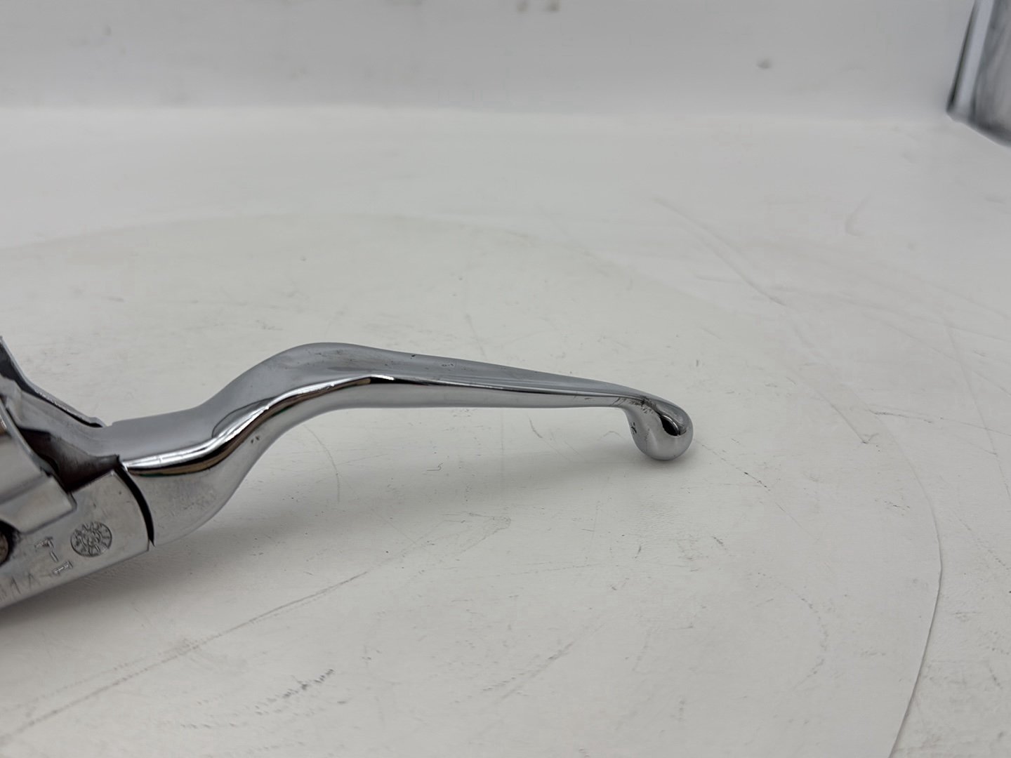 1999 - 2006 Harley-Davidson Touring CVO Screamin Eagle Road King Front Right Brake Lever Master Cylinder 45179-02A