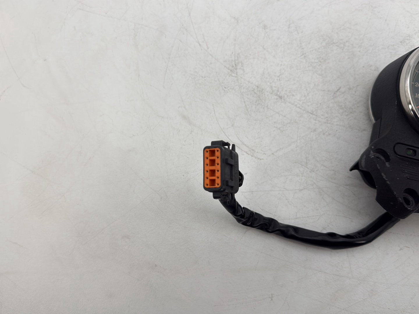 1999 - 2006 Harley-Davidson Dyna Super Glide Speedo Speedometer Gauge Cluster 67025-04