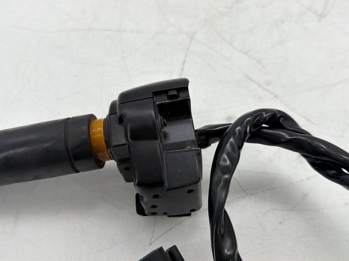 2011 Harley Electra Glide Touring OEM Right Engine Start Kill Switches Controls