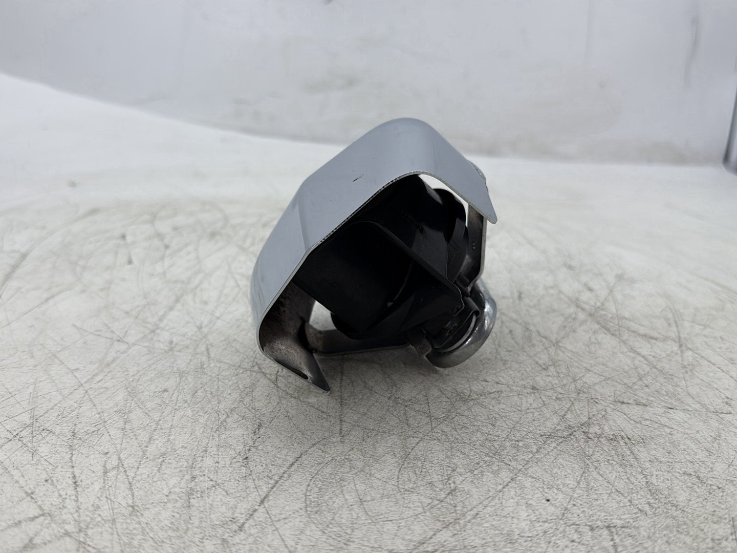 2007 Harley Dyna Street Bob FXDBI OEM Horn Signal Klaxon Chrome Cover