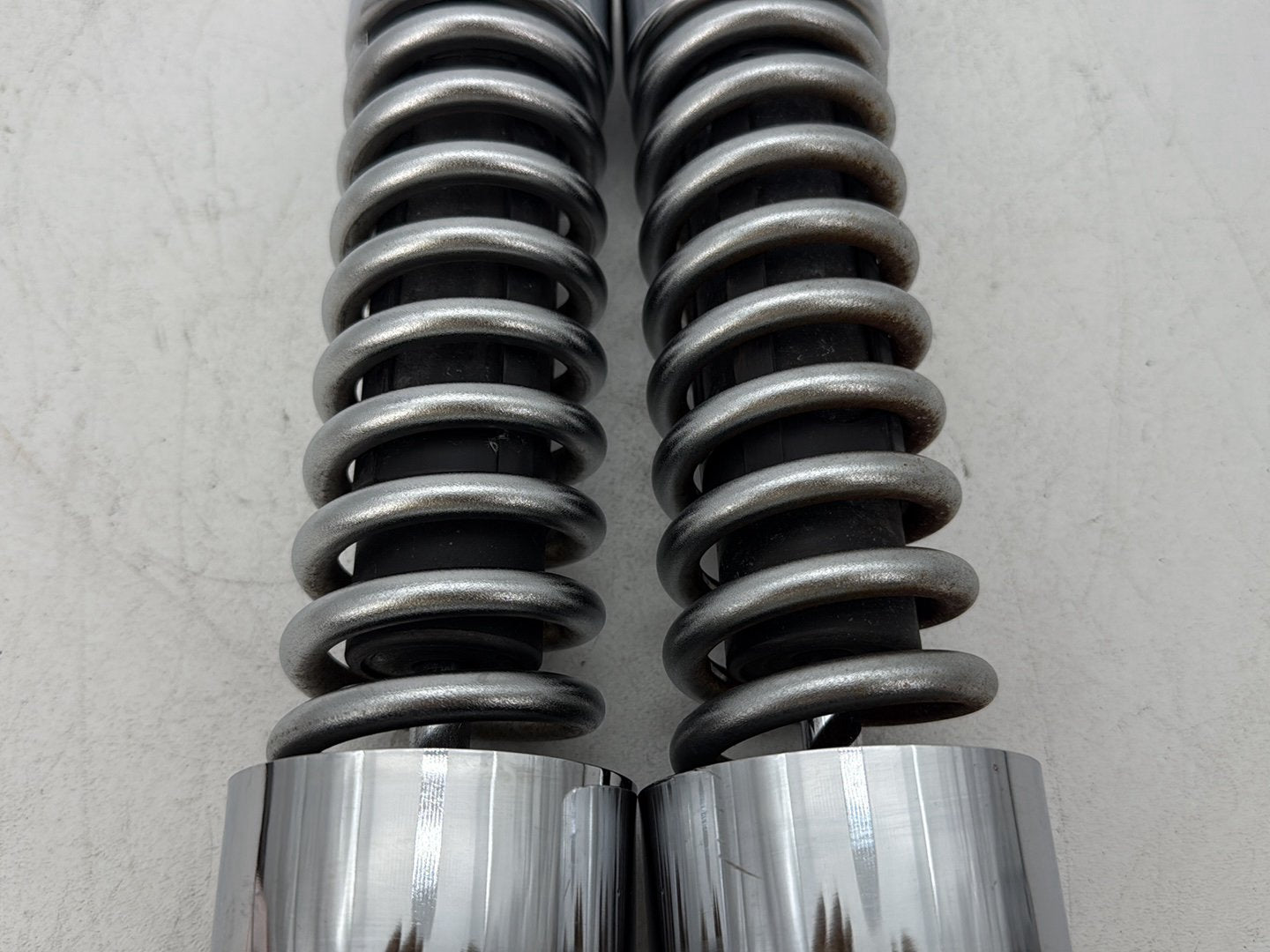 2006 Harley Dyna FXDWGI Wide Glide OEM Rear Left Right Shock Absorbers