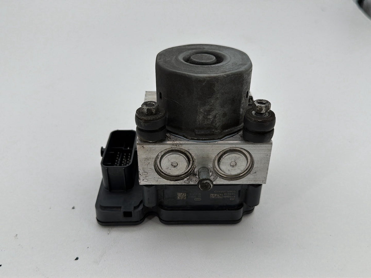 2014 Harley Electra Glide Touring Ultra OEM ABS Brake Pump & Control Module