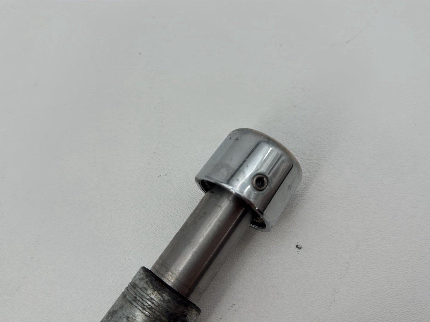1999 - 2006 Harley-Davidson Dyna Wide Glide Front Wheel Axle Bolt Shaft 43346-83B
