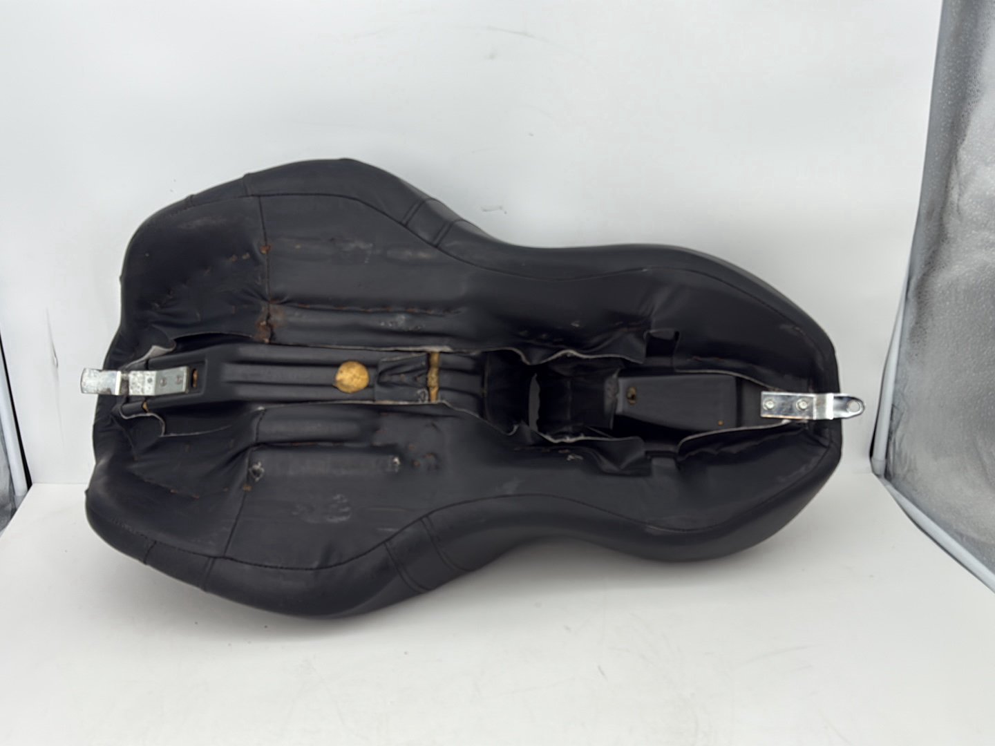 Harley-Davidson Misc  Passenger Rider Driver Seat Saddle 52164-09