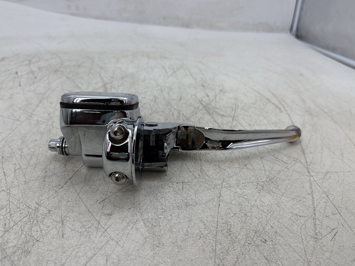 2007 Harley Dyna Street Bob FXDBI OEM Front Right Brake Lever Master Cylinder