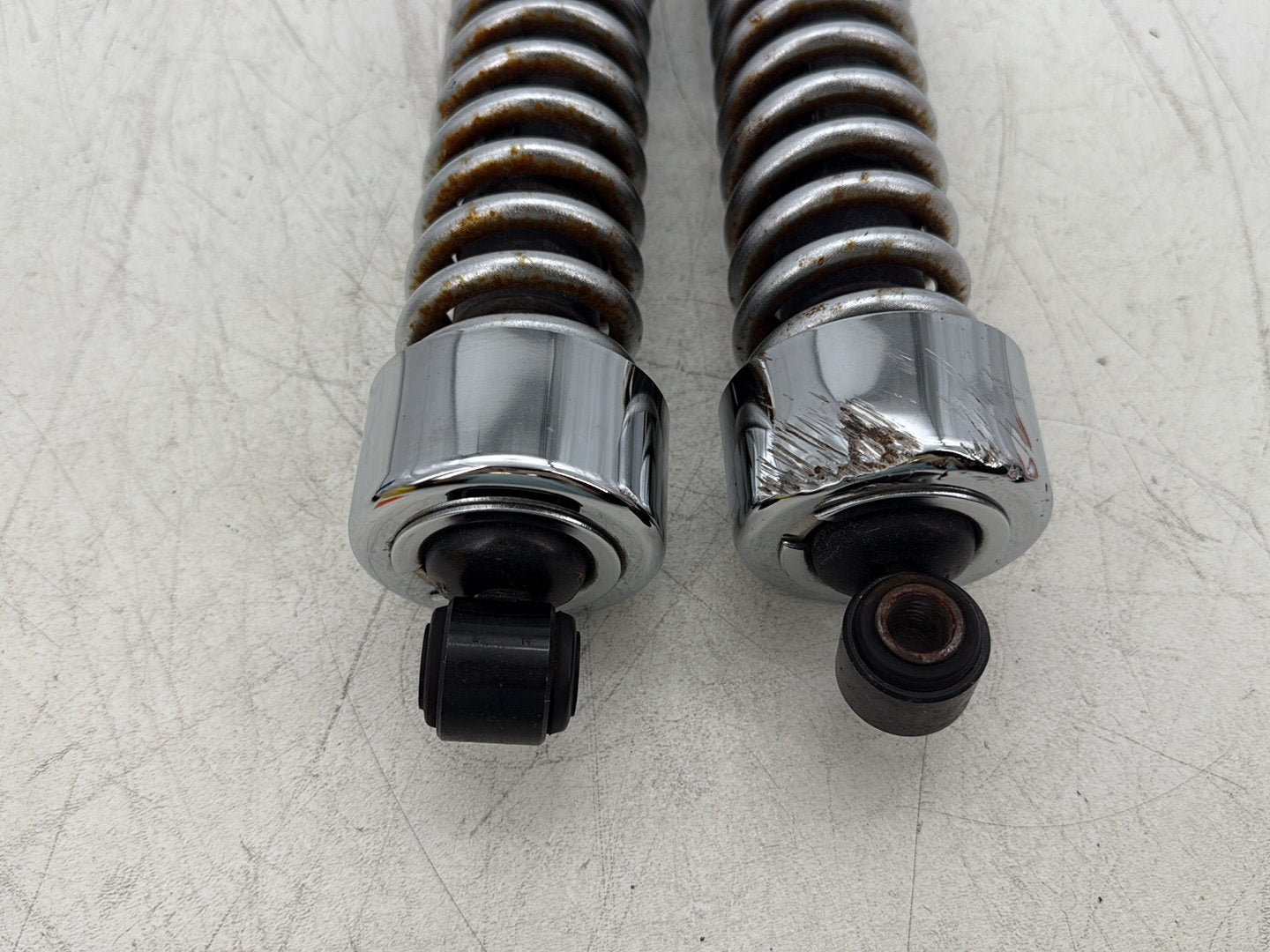 2004 Harley Sportster XL883C 883 Custom OEM Rear Left Right Shock Absorbers