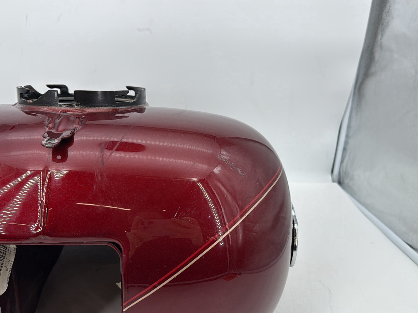 2007 - 2011 Harley-Davidson Touring Electra Glide Ultra Fuel Gas Tank Gasoline Reservoir 61356-08