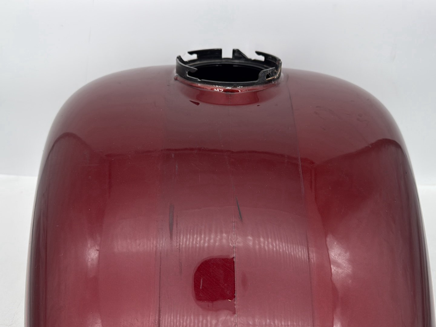 2007 - 2011 Harley-Davidson Touring Electra Glide Ultra Fuel Gas Tank Gasoline Reservoir 61356-08