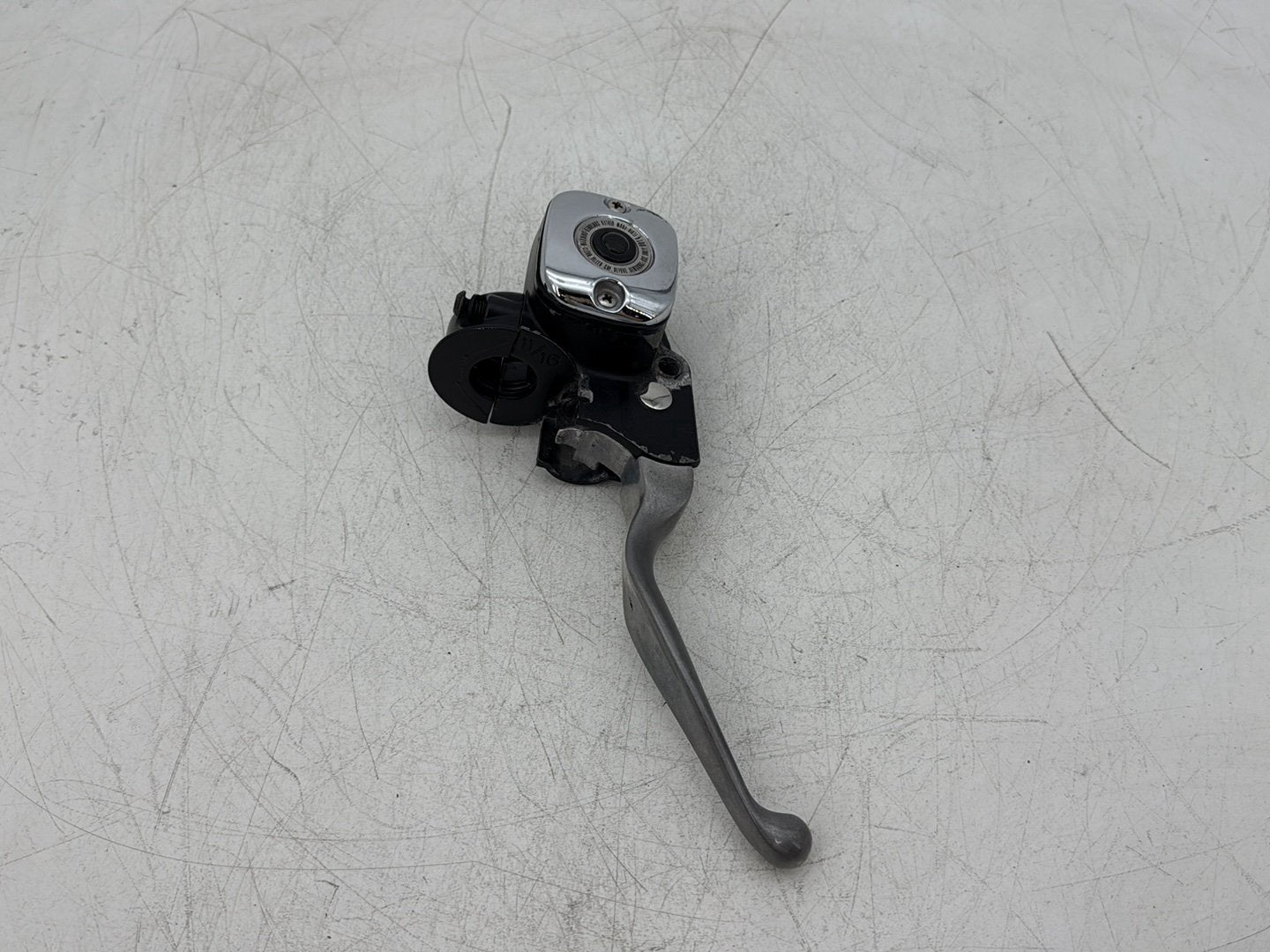 2006 Harley Electra Glide Touring Classic FLHTCI OEM Front Right Brake Lever Master Cylinder