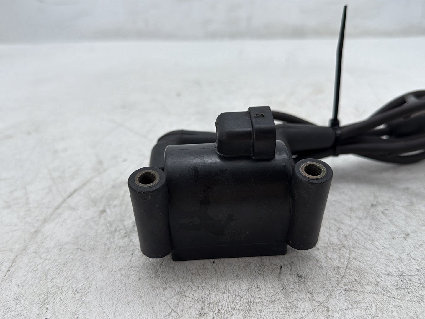 2009 Harley Street Glide Touring FLHX OEM Ignition Coil Spark Plugs Cable